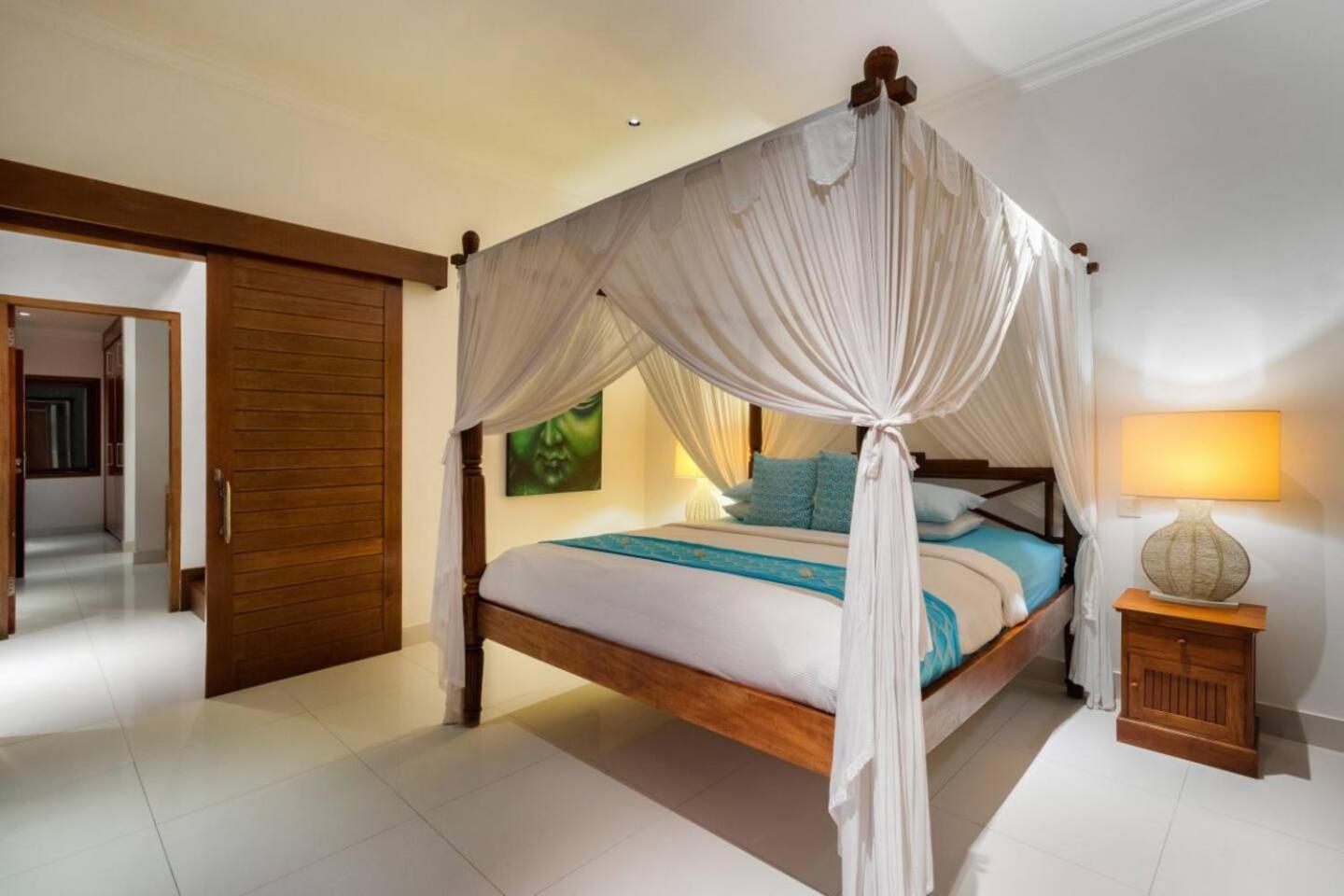 Super Value 3 Bed, Central Seminyak, Walk To Beach Dış mekan fotoğraf