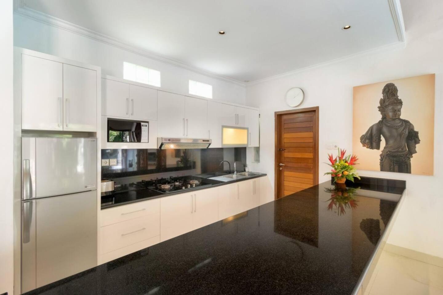 Super Value 3 Bed, Central Seminyak, Walk To Beach Dış mekan fotoğraf