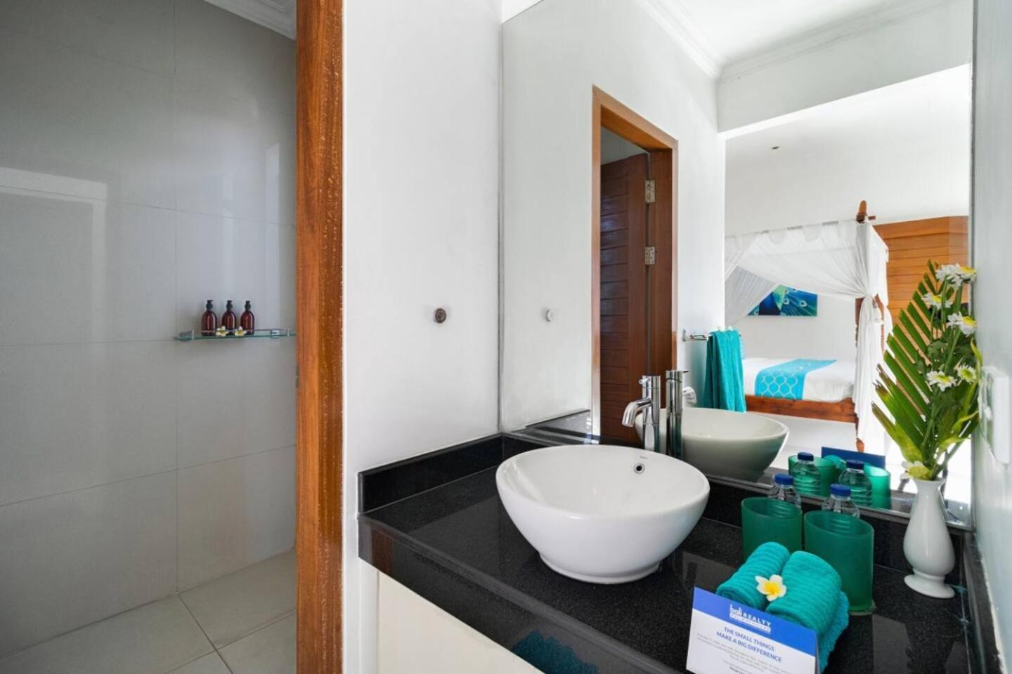 Super Value 3 Bed, Central Seminyak, Walk To Beach Dış mekan fotoğraf